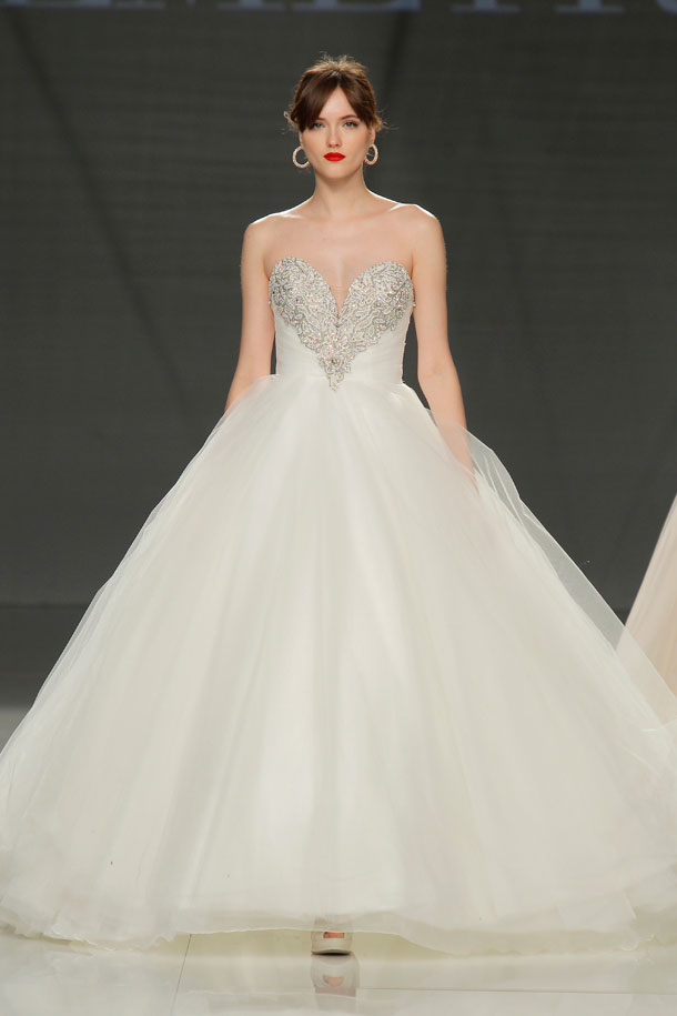 ilovebrides.pt_Demetrios 2018_Barcelona Bridal Fashion Week 2017